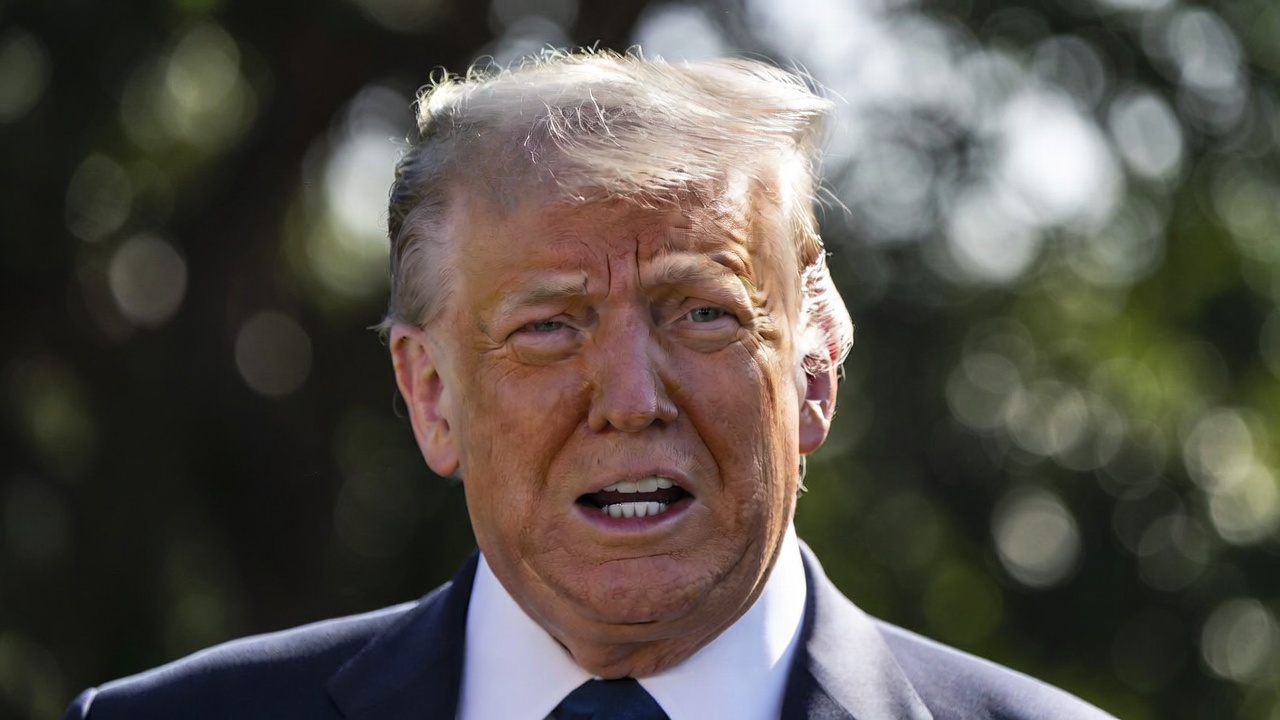 A Vengeful Trump Urges Voters to Oust Republicans, Including Susan Collins: Fallout from Senate Venezuela War Powers Vote