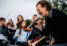U2